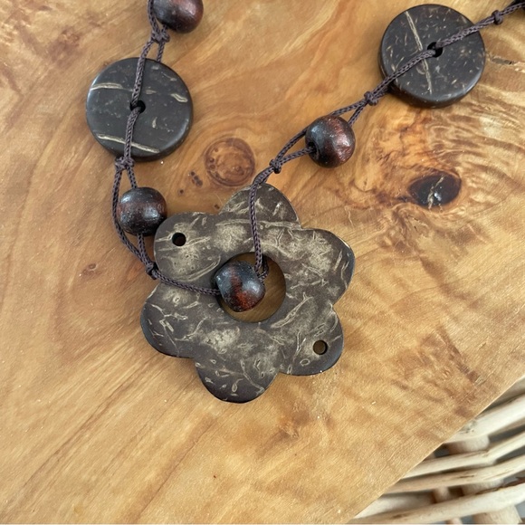 Handmade from The Islands wood coconut beaded triple strand floral necklace NWOT - Picture 5 of 10